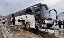 Yolcu otobüsü refüje savruldu: 9 kişi yaralandı
