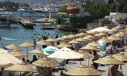 Bodrum sahillerine tatilci akını!