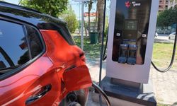 Bayraklı 'da 10 noktada 20 şarj ünitesi