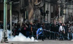 Bolivya'da sokaklar karıştı: İki bakan istifa etti
