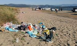Pamucak Sahili alarm veriyor: Kumullar ve caretta carettalar risk altında!