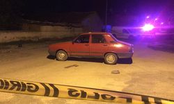 Düğün salonu önünde kanlı kavga!