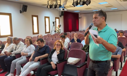 Dikili Meclisi'nde CHP'li üyeden AK Partili üyeye küfür iddiası: "Mikrofonunu kapat, s...tirsin gitsin!"