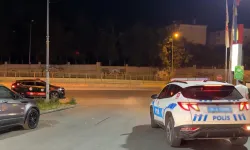 Akaryakıt istasyonuna silahlı saldırı: Yaralılar var!