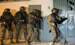 İzmir'de FETÖ evlerine baskın!