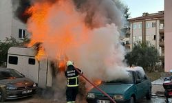 Muğla’da yangın paniği: İki araç zarar gördü