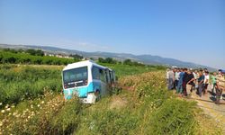 Manisa’da özel halk minibüsü devrildi: 1'i ağır 6 yaralı