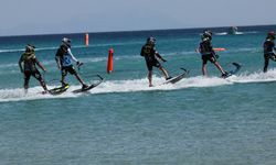 Motosurf heyecanı Çeşme'de başlıyor