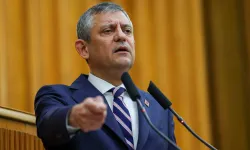 Özel, partililere seslendi: 'Darbeyi TBMM'nin önünde püskürttünüz'