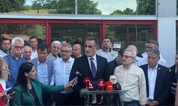 Tugay'dan olağanüstü grup toplantısı... Meclis önüne barikat!