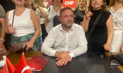 CHP binasında tansiyon yükseldi: Utku Gümrükçü il binasında!