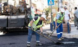 Ata Caddesi'nde yol yenileme çalışmaları tam gaz!