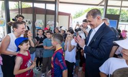 Kadifekale’de çocuklar Tugay’dan spor sahası istedi!