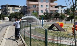 Menderes Belediyesi'nden parklara bakım çalışması