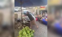 Pazar esnafıyla tartıştı: Karpuzlarını otomobiliyle ezdi!