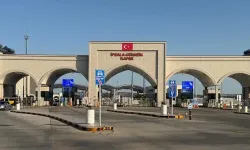 Yunanistan'a açılan sınır kapılarında giriş ve çıkışlar durdu