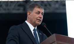 İki ismi daha görevden aldı!