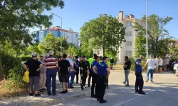 Komşular arası silahlı kavga: 1’i ağır 3 yaralı!