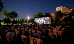 Karabağlar'da açıkhava film keyfi