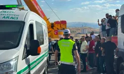 Yol çalışmasında iki hafriyat kamyonu çarpıştı: 2 ölü!