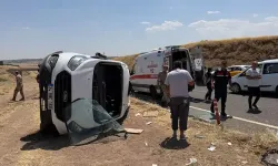 Öğrenci servisi ile otomobilin çarpıştı: 19 yaralı!