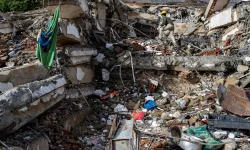 Enkaz altından 6 gün sonra mucize kurtuluş