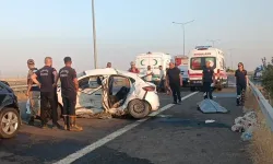 Hafif ticari araç ile otomobilin çarpıştı: 3 ölü, 8 yaralı!