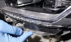 Ölümlü kaza sonrası kaçan sürücü far kırıklarından yakalandı
