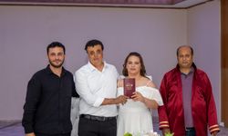 Aşka işaret diliyle “evet” dediler