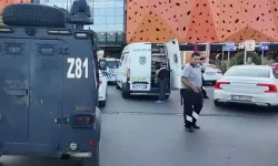 Alışveriş merkezinde silahlı saldırı: 2 yaralı