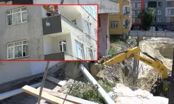Merdiven çöktü: Dairelerde mahsur kaldılar!
