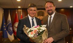 İl başkanı Gümrükçü'den davet: Başkan Tugay'ın yeri CHP'dir!