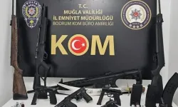 Çantalarında ruhsatsız silah ele geçirilen 4 kişi gözaltına alındı!