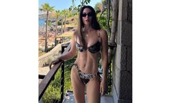 Defne Samyeli'den bikinili pozlar