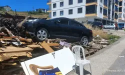 Otomobil odun yığınına çarptı: 6 yaralı!