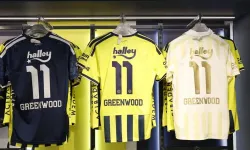 Fenerbahçe'de yeni transferlerin formaları satışa çıktı