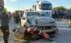 Otomobille çarpışan motosikletin sürücüsü öldü