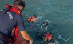 Kuşadası açıklarında kürek sörfüyle sürüklenen 2 kişi kurtarıldı