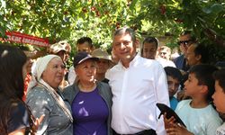 CHP lideri Özgür Özel, Niğde'de işçilerle bir araya geldi