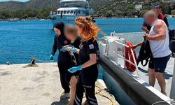 Muğla açıklarında gezi teknesinde yaralanan kişiye tıbbi tahliye