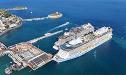 Kuşadası'na kruvaziyer bereketi: 9 bin 150 turist geldi