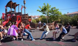 Çeşme’de yenilenen parklarda yaz boyu şenlik var