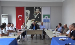 Foça meclisi karıştı: Yayını kapat ben bağırırım!