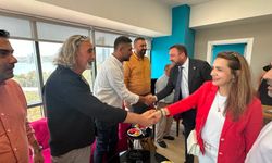 İlgezdi ve Gümrükçü’den İzmir'de saha mesaisi: “Çözüm CHP’de” mesajı