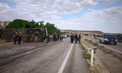 Yolcu otobüsü devrildi: 41 yaralı