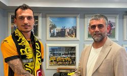 Karşıyaka'dan ayrılan İlyas imzayı attı