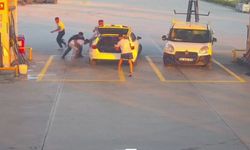Yol verme kavgasında tekme tokat!