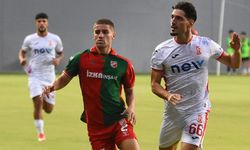 Karşıyaka'da yaprak dökümü