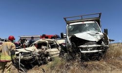 Manisa’da otomobille kamyonet çarpıştı: 1 ölü, 1 yaralı!