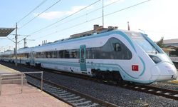 Milli Elektrikli Tren setleri yeni rotasında yolcularla buluşacak